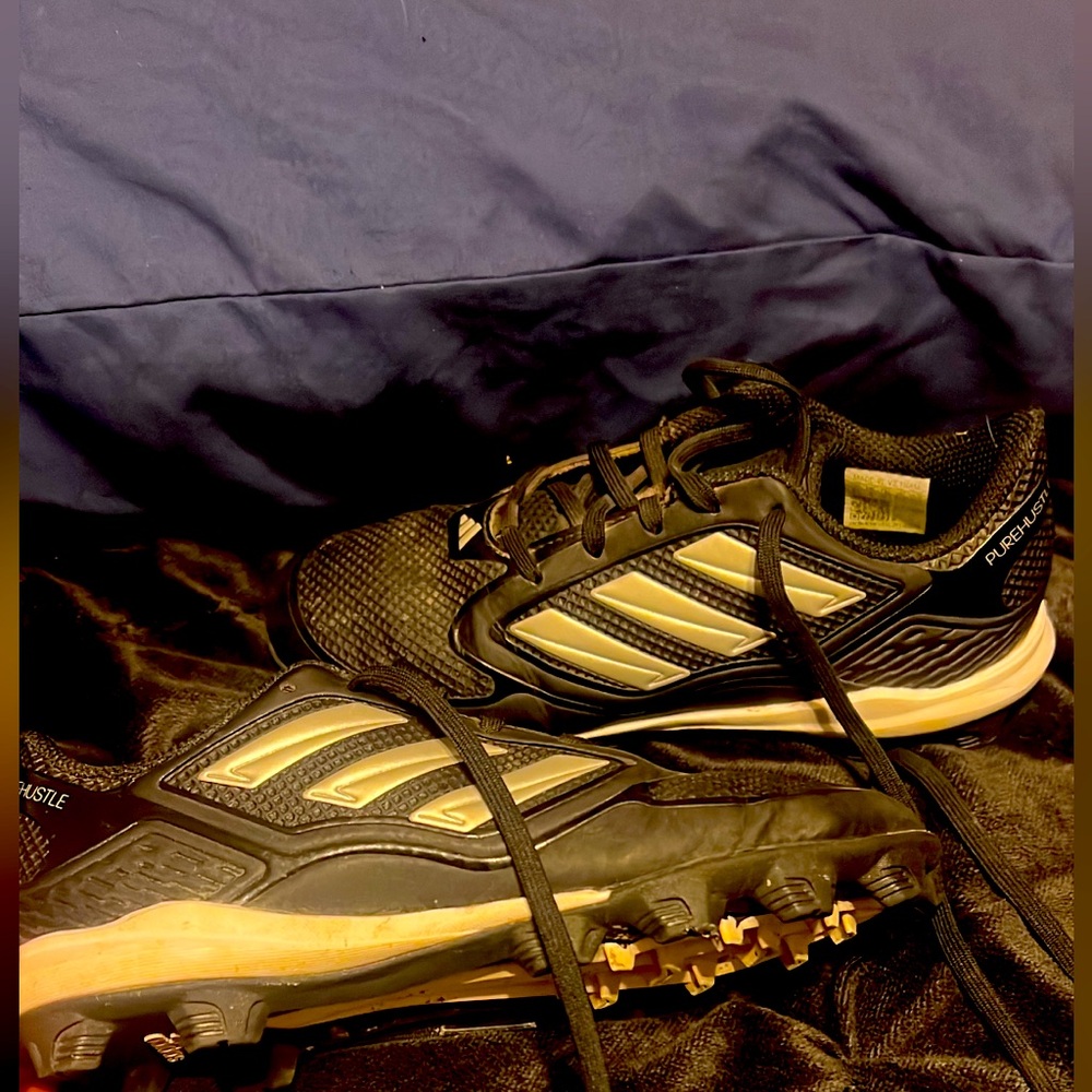 Boys baseball cleats